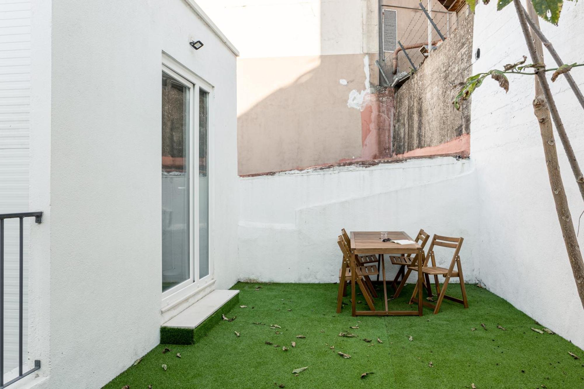 Joivy Minimalistic Apt W Patio In Principe Real Lissabon Buitenkant foto