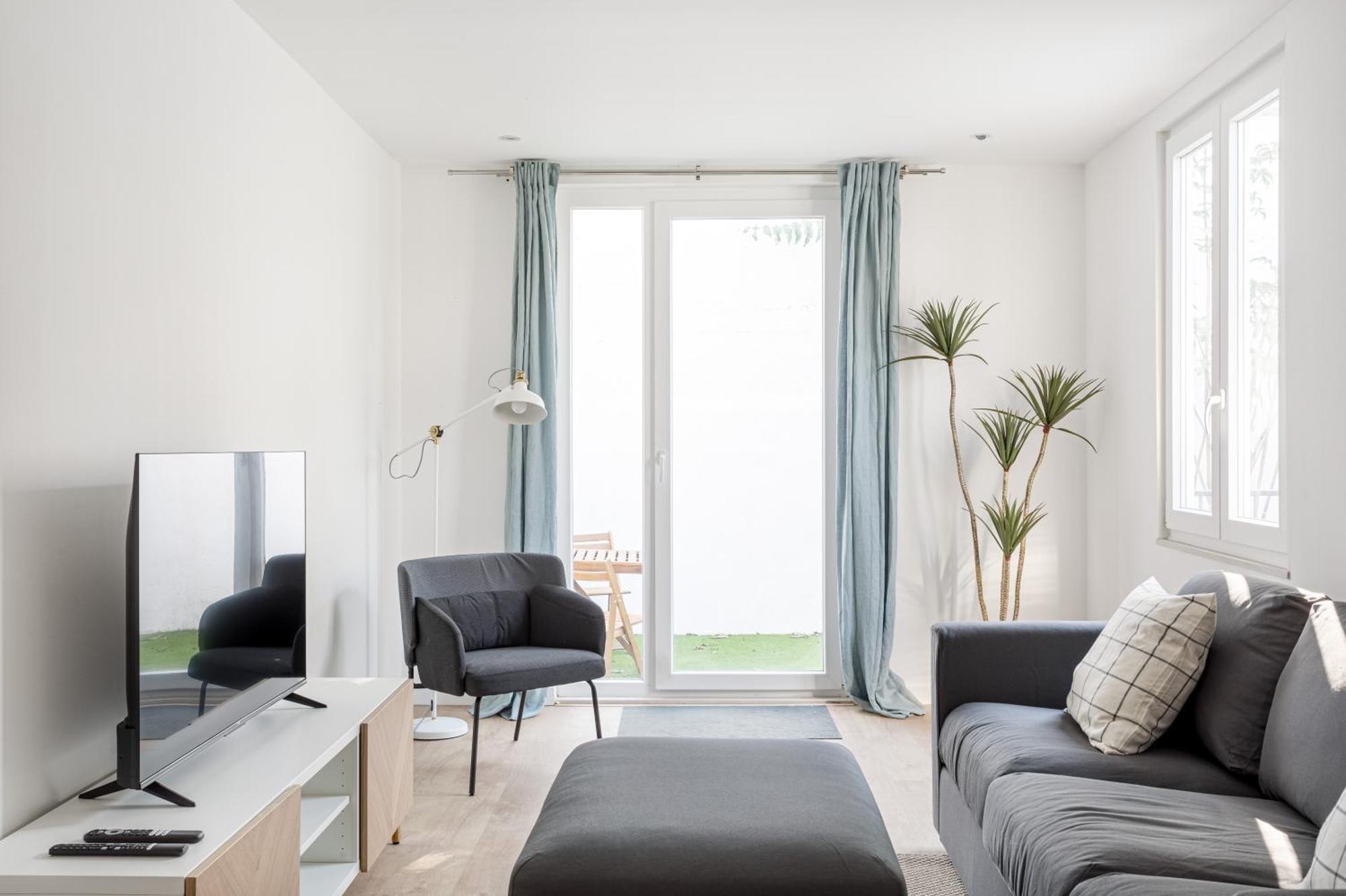 Joivy Minimalistic Apt W Patio In Principe Real Lissabon Buitenkant foto