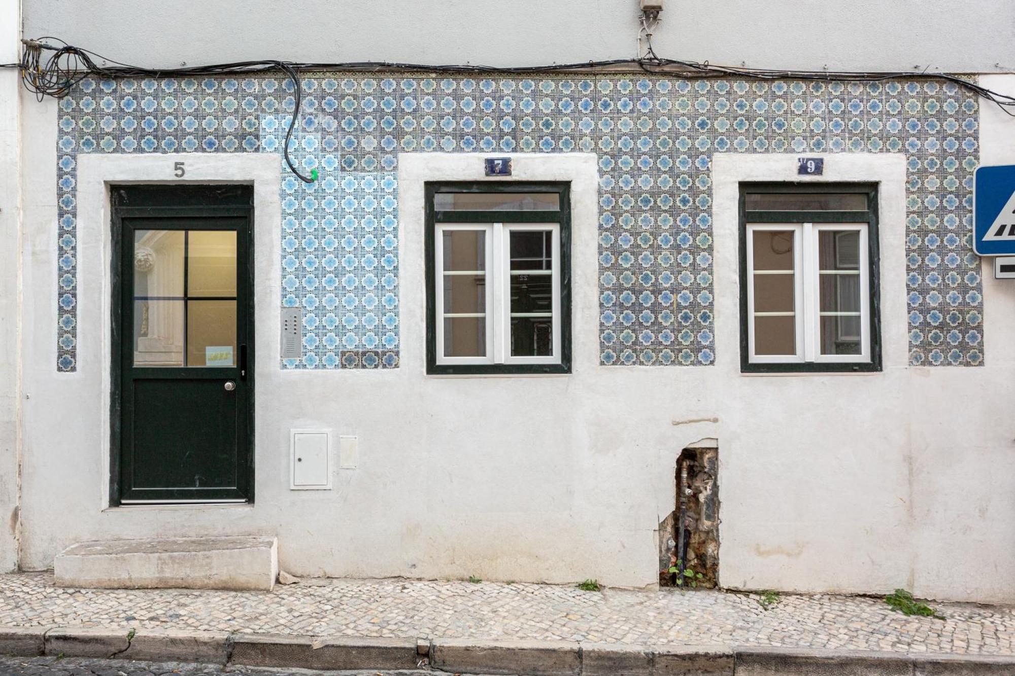 Joivy Minimalistic Apt W Patio In Principe Real Lissabon Buitenkant foto